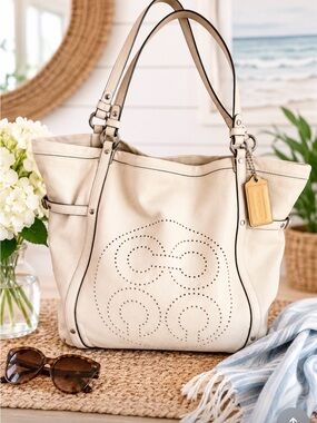COACH AUDREY ANDIE CINCHED TOTE BAG WHITE PEBBLED SOFT LEATHER CAREER TRAVELING